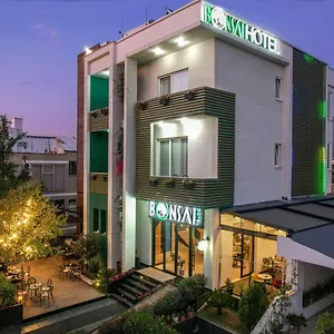 hotel-bonsai.hotels-in-tirana.com/
